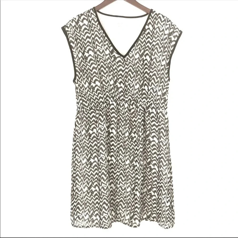 🍁 Black & white Ikat Fit & Flare Dress